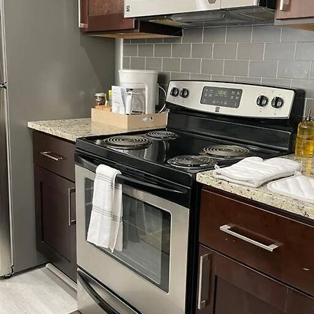 Cozy, High Rise, Large Studio Facing Downtown . Appartamento Baltimora Esterno foto